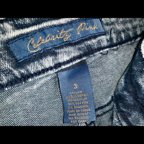 Hot shorts! - Picture 5 of 5